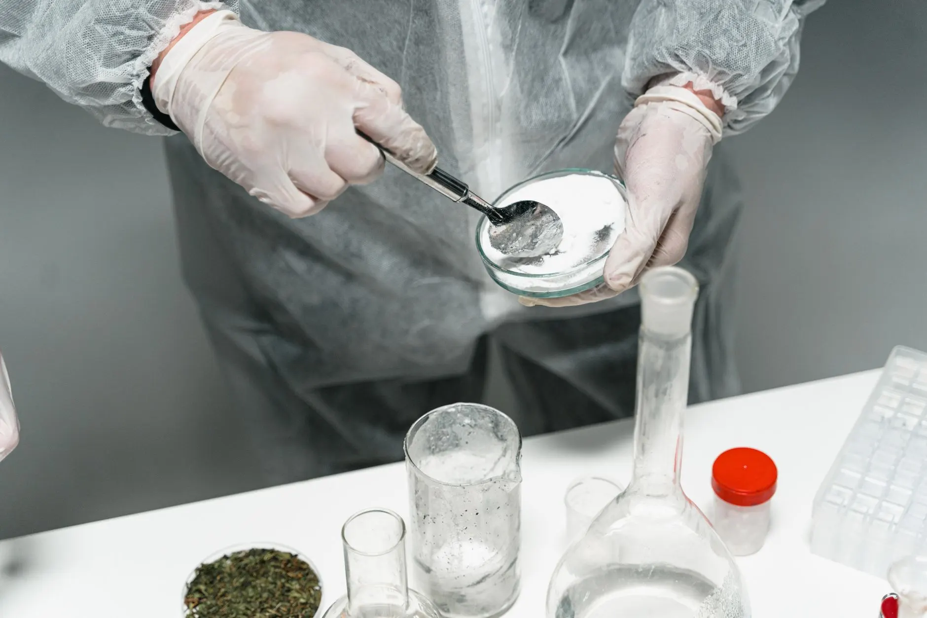 全屋定制设计中的空间动线优化与橱衣柜功能布局解析封面图