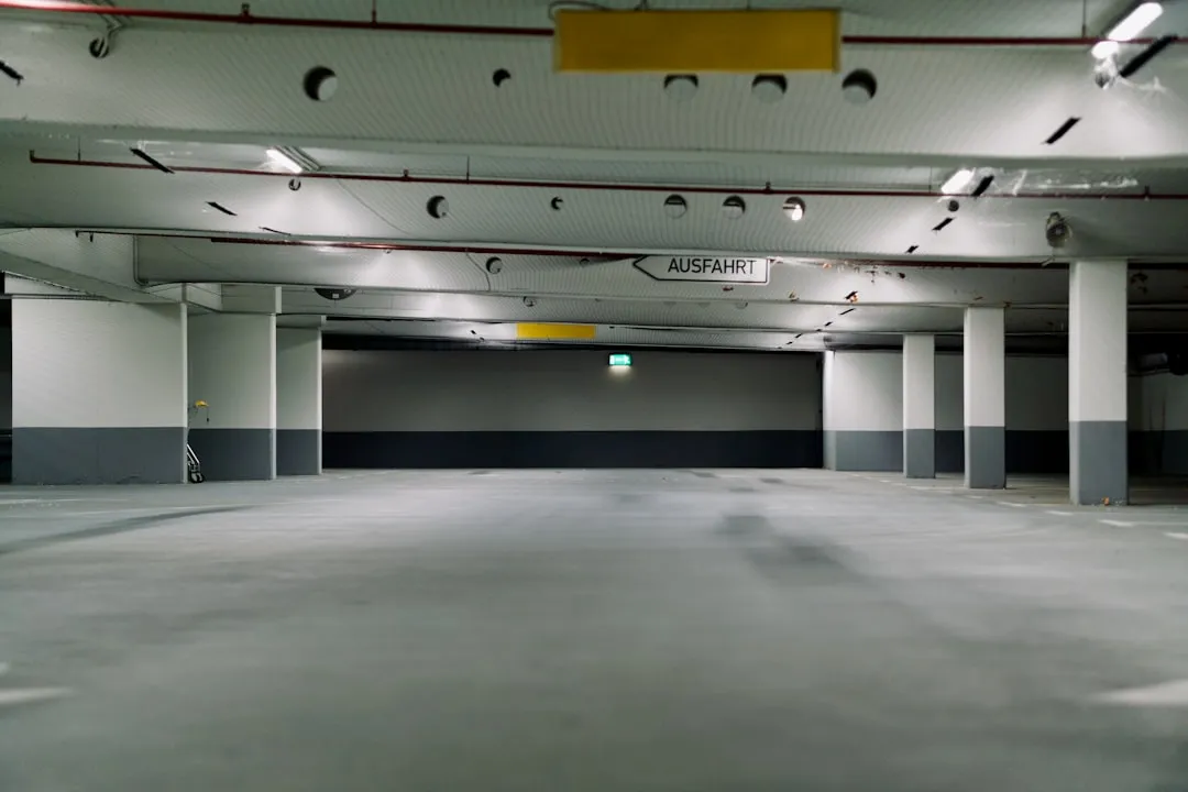 橱衣柜设计中的空间利用率优化方案与技术实践