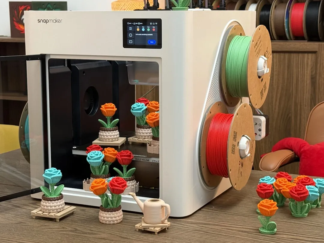 全屋定制与成品家具对比：橱衣柜定制设计优势解读